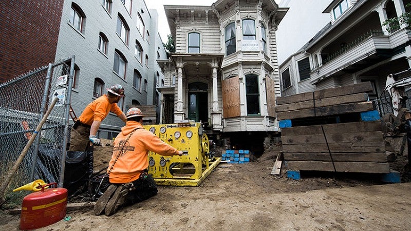 lifting the Morris Marks House