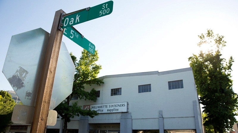 510 Oak Street building and street sign