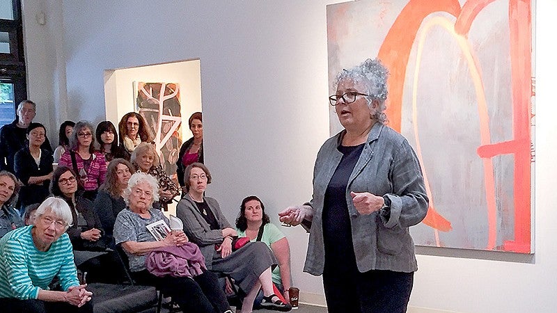 Jan Reaves gives a talk at the Russo Lee Gallery in 2016.